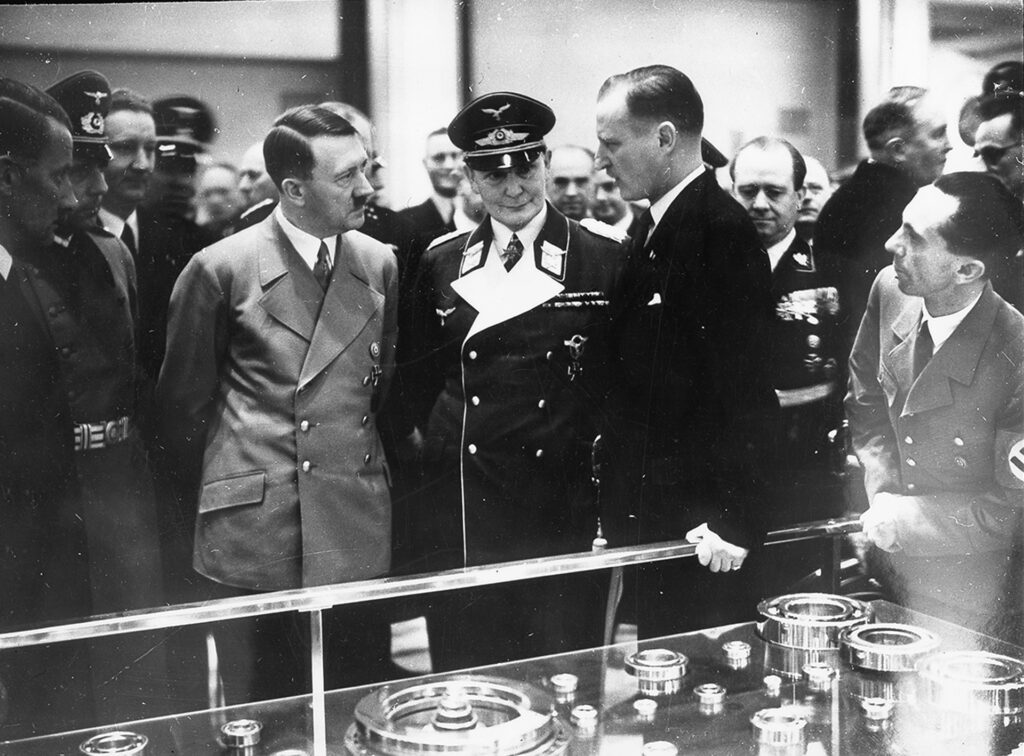 Ouverture de l'Exposition internationale de l'automobile à Berlin, 1939 – Archives photographiques de la BSB