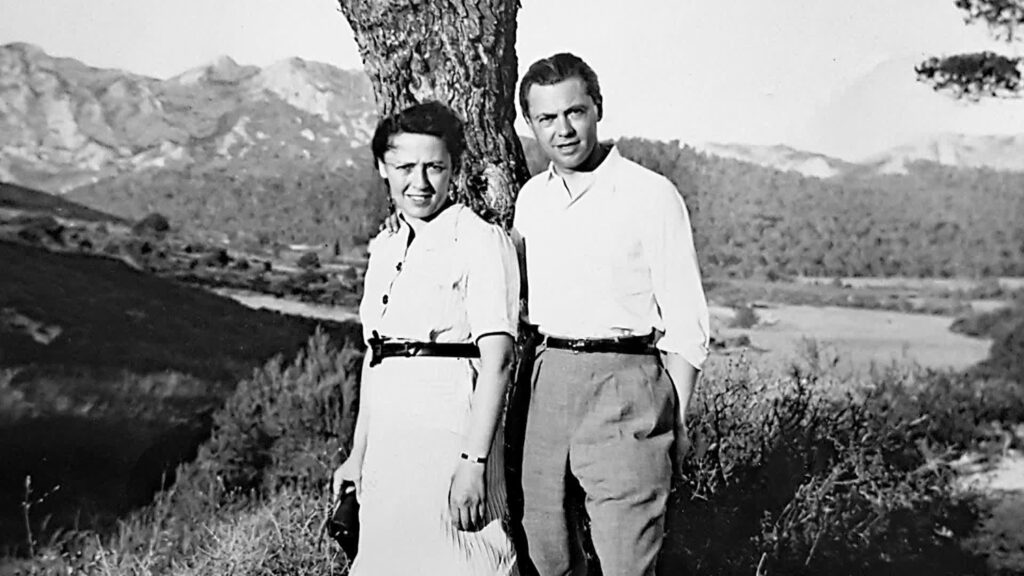 Jean moulin et sa grande soeur Laure, elle aussi grande résistante, qui passera ensuite sa vie à faire vivre la mémoire de son frère