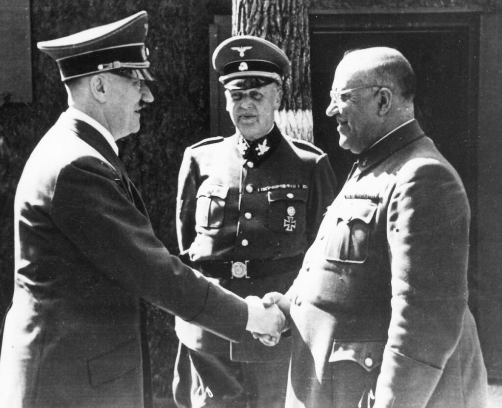 Theodor Morell (à droite) et Adolf Hitler